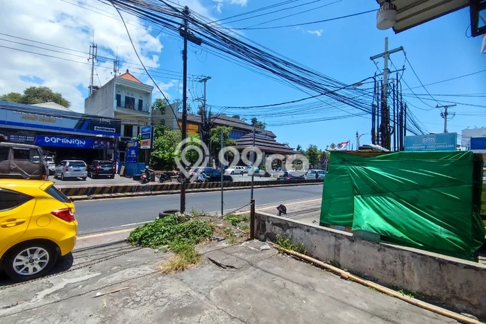 FOR RENT! Ruko di Gatot Subroto Cocok untuk Bisnis 325m2 FOR RENT! Ruko di Gatot Subroto Cocok untuk Bisnis 325m2