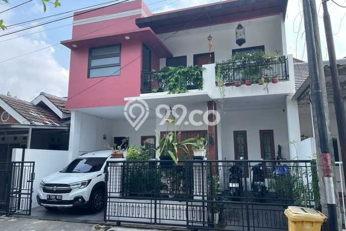 Rumah Luxury Modern Tanpa Renovasi di BSD Nusaloka Tangerang Rumah Luxury Modern Tanpa Renovasi di BSD Nusaloka Tangerang