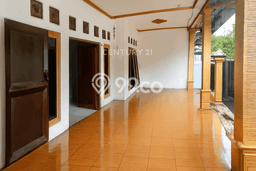 Lokasi terbaik! Rumah siap pakai disewakan di Berbah LB 100m2 Lokasi terbaik! Rumah siap pakai disewakan di Berbah LB 100m2
