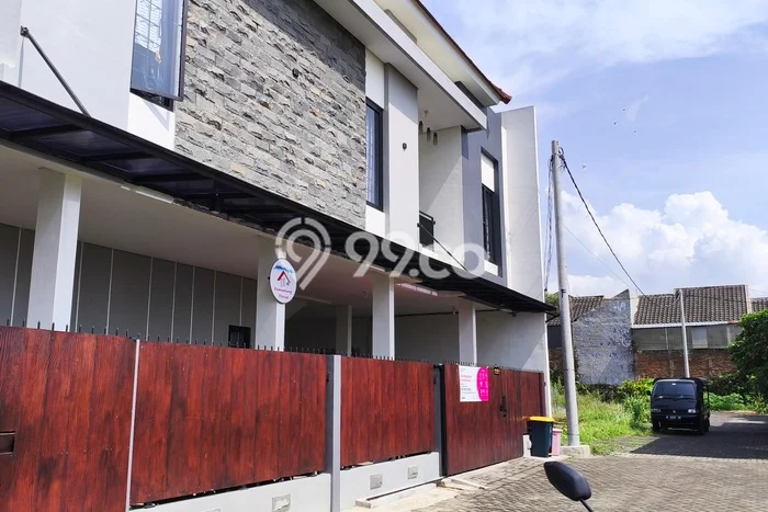 Dijual Rumah Kost di Malang Kota, Malang, 10 KT, 10 KM, Bangunan 140m2 Dijual Rumah Kost di Malang Kota, Malang, 10 KT, 10 KM, Bangunan 140m2