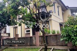 Dijual Rumah Luas Elegan Dengan View Cantik di Cibubur, Jakarta Timur Dijual Rumah Luas Elegan Dengan View Cantik di Cibubur, Jakarta Timur