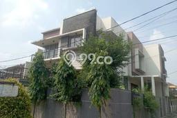 Ready to Use! Premium House LT 280m2 Desain Elegan di Cibubur Ready to Use! Premium House LT 280m2 Desain Elegan di Cibubur