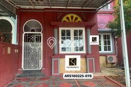 Rumah Luas Asri 3 KT Siap Pakai di Cibubur Jakarta Timur Rumah Luas Asri 3 KT Siap Pakai di Cibubur Jakarta Timur