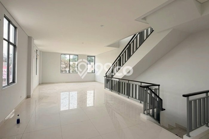 FOR RENT! Ruko di Gading Serpong Cocok untuk Bisnis 276m2 FOR RENT! Ruko di Gading Serpong Cocok untuk Bisnis 276m2