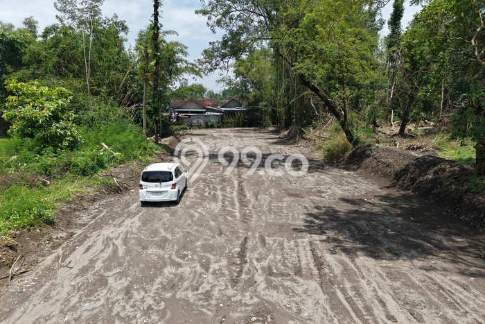 Lahan Kosong Dijual di Sleman dengan Area 121m2 Lahan Kosong Dijual di Sleman dengan Area 121m2