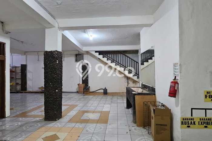 Ruko Disewakan di Area Ramai Duren Sawit, Jakarta Timur Ruko Disewakan di Area Ramai Duren Sawit, Jakarta Timur