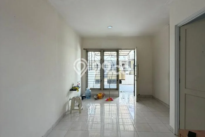 Rumah Sewa Jakarta Barat LT 90m2 LB 150m2 Kawasan Puri Indah Rumah Sewa Jakarta Barat LT 90m2 LB 150m2 Kawasan Puri Indah