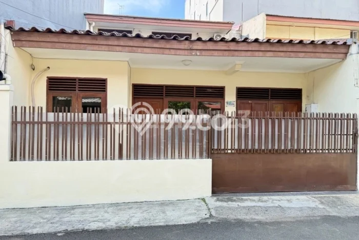 Rumah Disewakan Jakarta Barat LT 104m2 LB 150m2 Kawasan Tanjung Duren Selatan Rumah Disewakan Jakarta Barat LT 104m2 LB 150m2 Kawasan Tanjung Duren Selatan