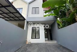 For Sale Hunian Rumah Terawat 3 Kamar di Meruya, Jakarta Barat For Sale Hunian Rumah Terawat 3 Kamar di Meruya, Jakarta Barat