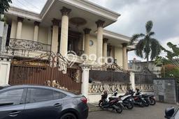 Dijual Ruko di Kebayoran Baru Jakarta Selatan LT 712m2 / LB 900m2 Dijual Ruko di Kebayoran Baru Jakarta Selatan LT 712m2 / LB 900m2