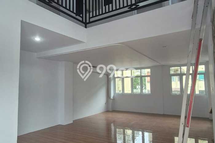 Siap Huni Rumah Mewah 4 Kamar di Kemayoran Dekat ke Mana Saja Siap Huni Rumah Mewah 4 Kamar di Kemayoran Dekat ke Mana Saja