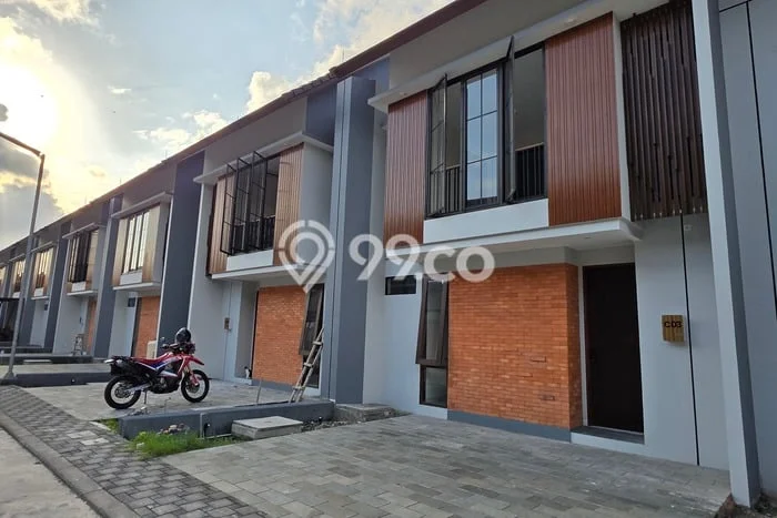 Disewakan! Rumah 3 Kamar Tidur &
3 Kamar Mandi di Pemogan, Denpasar Disewakan! Rumah 3 Kamar Tidur &
3 Kamar Mandi di Pemogan, Denpasar