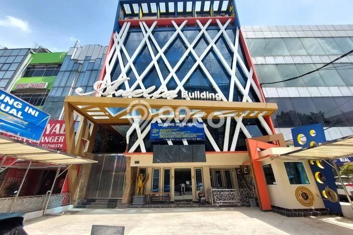 Unit Komersial Dijual di Jakarta Selatan LT 283m2 & LB 1603m2 Unit Komersial Dijual di Jakarta Selatan LT 283m2 & LB 1603m2