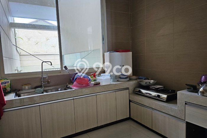 For Sale! Luxury House LT 403m2 Desain Modern di Dieng For Sale! Luxury House LT 403m2 Desain Modern di Dieng