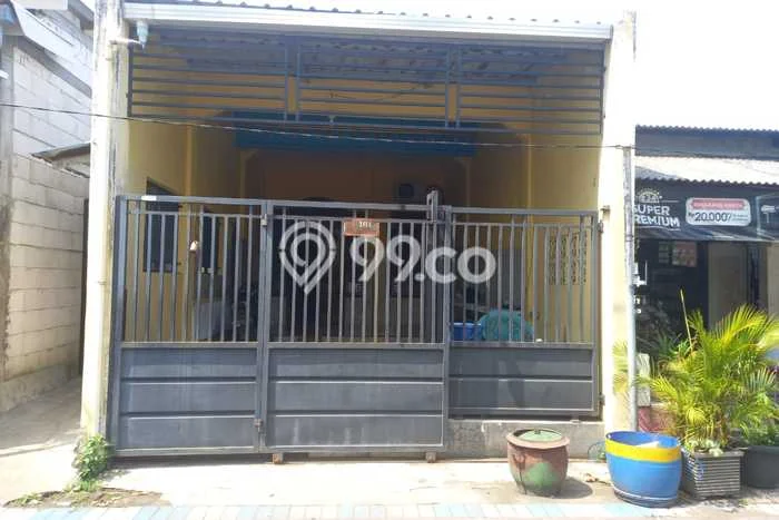 For Sale Rumah 3 Kamar Lokasi Ideal Bagus dan Strategis di Gedangan For Sale Rumah 3 Kamar Lokasi Ideal Bagus dan Strategis di Gedangan