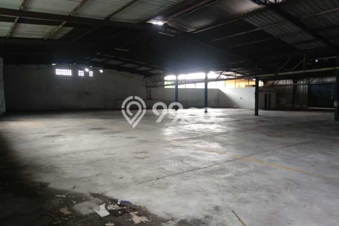Unit Gudang Disewakan di Moch Toha di Area Ramai & Strategis Unit Gudang Disewakan di Moch Toha di Area Ramai & Strategis