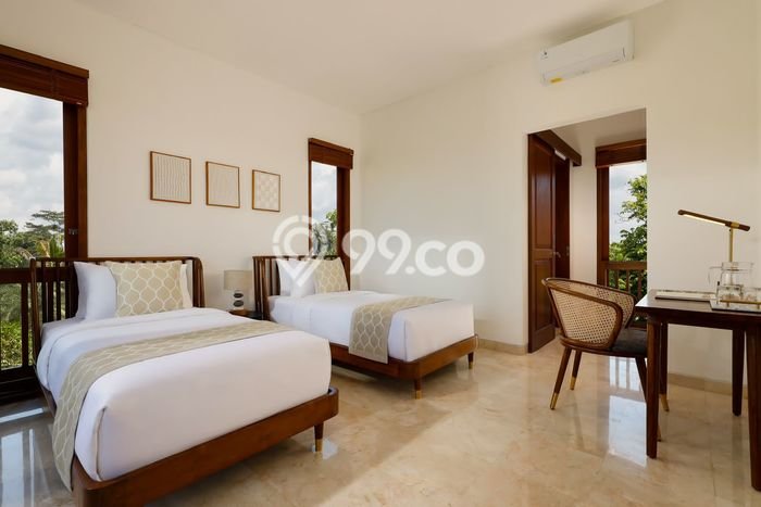 Vila Kawasan , Luas 564m2m², Dekat dengan transportasi umum Vila Kawasan , Luas 564m2m², Dekat dengan transportasi umum