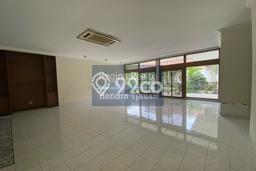 Rumah 4 Kamar di Pinggir Kota patra kuningan, Jakarta Selatan - Lokasi Strategis Rumah 4 Kamar di Pinggir Kota patra kuningan, Jakarta Selatan - Lokasi Strategis