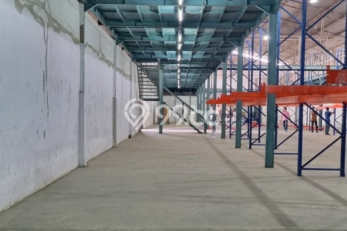 Disewakan Gudang di Kawasan Ramai Kapuk Kamal Luas 1700m2 Disewakan Gudang di Kawasan Ramai Kapuk Kamal Luas 1700m2