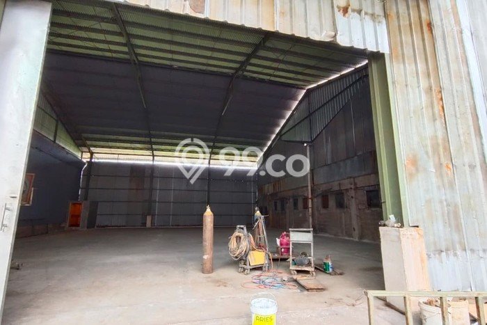 Gudang Disewa di Jakarta Barat dengan LB 514m2 Area Komersial Ramai Gudang Disewa di Jakarta Barat dengan LB 514m2 Area Komersial Ramai