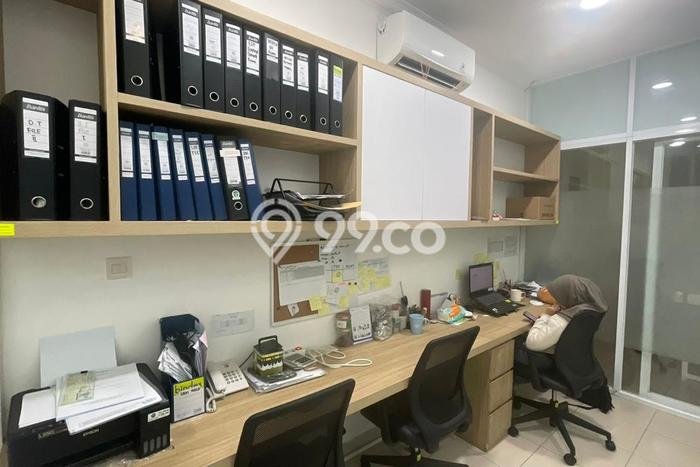 Ruko Dijual di Prime Area Jakarta Barat Luas 250m2 Ruko Dijual di Prime Area Jakarta Barat Luas 250m2