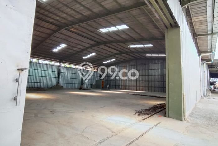 Gudang Disewa di Jakarta Barat dengan LB 1163m2 Area Komersial Ramai Gudang Disewa di Jakarta Barat dengan LB 1163m2 Area Komersial Ramai