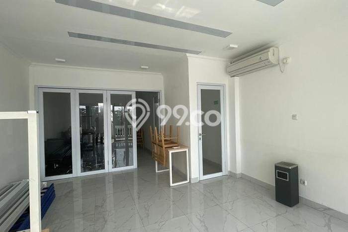 Ruko Dijual di Prime Area Jakarta Barat Luas 250m2 Ruko Dijual di Prime Area Jakarta Barat Luas 250m2