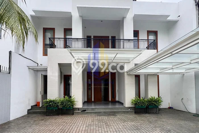 Disewakan Segera Rumah Kondisi Bagus di Area Menteng, Jakarta Pusat Disewakan Segera Rumah Kondisi Bagus di Area Menteng, Jakarta Pusat