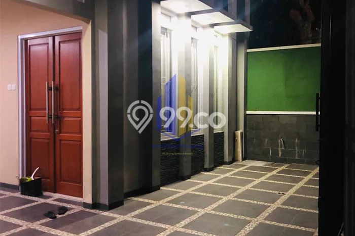 Rumah Disewakan Jakarta Selatan LT 120m2 LB 220m2 Area Kemang Rumah Disewakan Jakarta Selatan LT 120m2 LB 220m2 Area Kemang