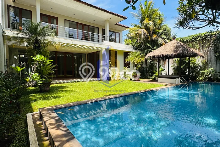Rumah Kontrakan Jakarta Selatan LT 584m2 LB 600m2 Area Kemang Rumah Kontrakan Jakarta Selatan LT 584m2 LB 600m2 Area Kemang