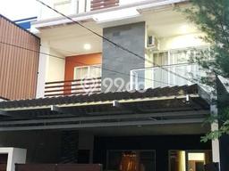 Ready to Use! Premium House LT 1m2 Desain Modern di Taman Royal Ready to Use! Premium House LT 1m2 Desain Modern di Taman Royal