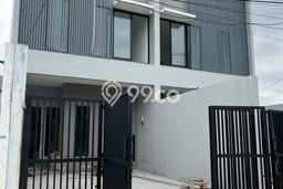 For Sale Hunian Rumah Terawat 4 Kamar di Meruya, Jakarta Barat For Sale Hunian Rumah Terawat 4 Kamar di Meruya, Jakarta Barat