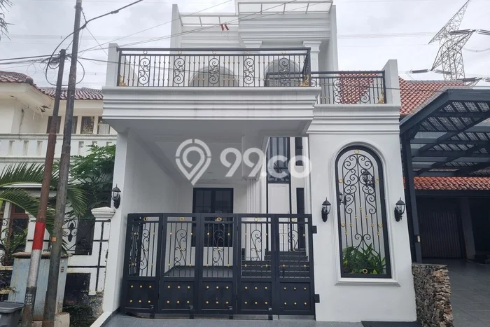 Ready to Use! Luxury House LT 215m2 Desain Elegan di Bintaro Ready to Use! Luxury House LT 215m2 Desain Elegan di Bintaro