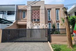 Rumah Elit Modern Tanpa Renovasi di Pondok Indah Jakarta Selatan Rumah Elit Modern Tanpa Renovasi di Pondok Indah Jakarta Selatan