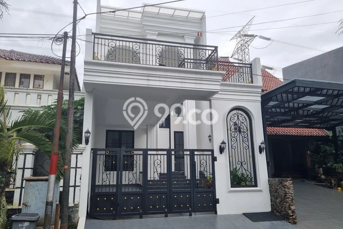 Ready to Use! Luxury House LT 215m2 Desain Elegan di Bintaro Ready to Use! Luxury House LT 215m2 Desain Elegan di Bintaro