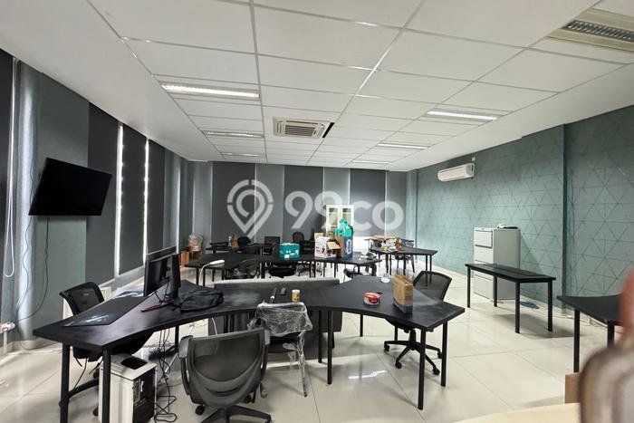 Kantor Dijual di Prime Area Tangerang Luas 655m2 Kantor Dijual di Prime Area Tangerang Luas 655m2