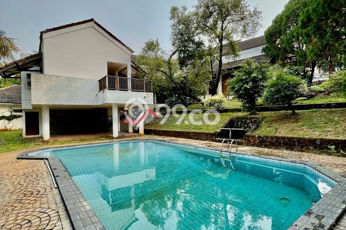 Ready to Use! Luxury House LT 1760m2 Desain Elegan di Kemang Ready to Use! Luxury House LT 1760m2 Desain Elegan di Kemang