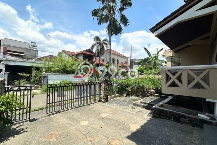 Rumah Elit LB 210m2 Siap Huni Desain Elegan di Pondok Indah, Jakarta Selatan Rumah Elit LB 210m2 Siap Huni Desain Elegan di Pondok Indah, Jakarta Selatan