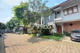 Hunian Mewah Siap Huni LT 147m2 di Jagakarsa, Jakarta Selatan Hunian Mewah Siap Huni LT 147m2 di Jagakarsa, Jakarta Selatan