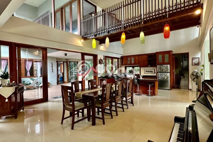 For Sale! Luxury House LT 2425m2 Desain Elegan di Pangkalan Jati For Sale! Luxury House LT 2425m2 Desain Elegan di Pangkalan Jati
