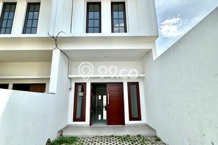Ruko Bagus Dijual LB 250m2 Lokasi Strategis Jakarta Selatan Area Cocok untuk Bisnis Ruko Bagus Dijual LB 250m2 Lokasi Strategis Jakarta Selatan Area Cocok untuk Bisnis
