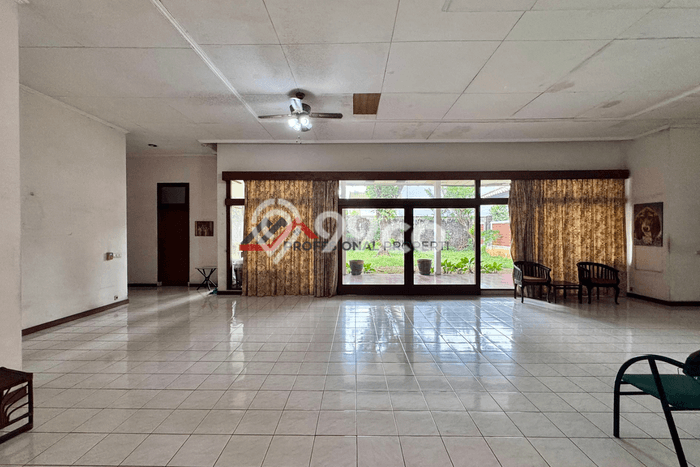 Rumah Nyaman 4 KT LB 500m2 Kondisi Bagus di Kemang Rumah Nyaman 4 KT LB 500m2 Kondisi Bagus di Kemang