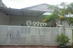 Rumah Asri di Bintaro, Jakarta Selatan, Luas 394m² LB 200m² Rumah Asri di Bintaro, Jakarta Selatan, Luas 394m² LB 200m²