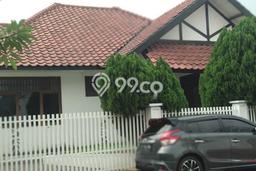 SIAP HUNI! Rumah Asri di Tangerang Kota, Luas 386m² LB 186m² SIAP HUNI! Rumah Asri di Tangerang Kota, Luas 386m² LB 186m²