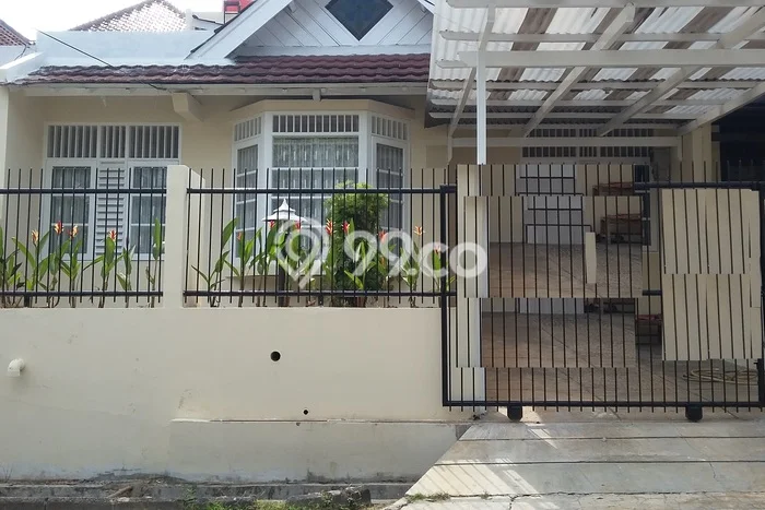 Rumah area Bintaro, 4 KT, Dekat Universitas, LT 120m² Bangunan 170m² Rumah area Bintaro, 4 KT, Dekat Universitas, LT 120m² Bangunan 170m²