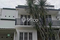 Rumah Modern 3 KT di Bintaro Tangerang Selatan Semi Furnished Rumah Modern 3 KT di Bintaro Tangerang Selatan Semi Furnished