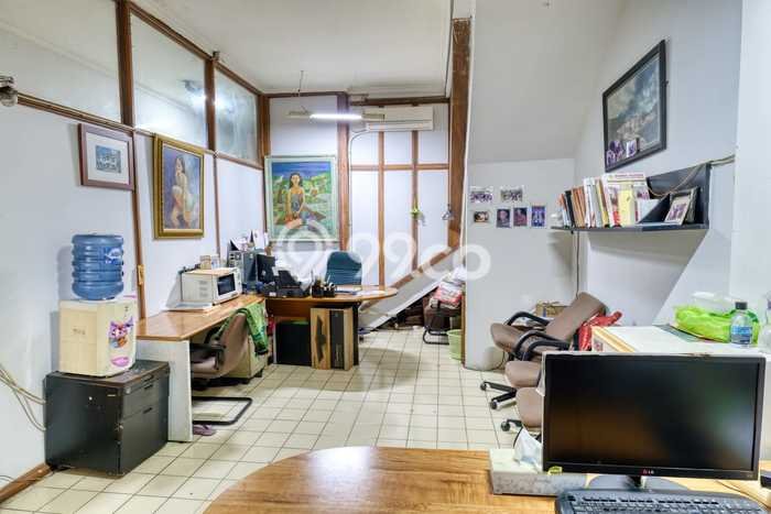 Unit Ruko Dijual di Jakarta Selatan LT 98m2 & LB 350m2 Unit Ruko Dijual di Jakarta Selatan LT 98m2 & LB 350m2