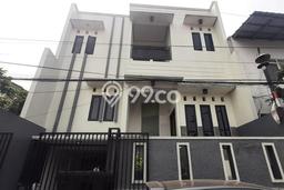 Rumah Elit Modern Tanpa Renovasi di Tanah Kusir Jakarta Selatan Rumah Elit Modern Tanpa Renovasi di Tanah Kusir Jakarta Selatan