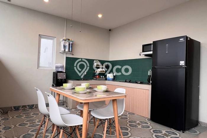 Cocok Untuk Investasi! For Sale Kost di Tangerang Kota 34 Kamar Cocok Untuk Investasi! For Sale Kost di Tangerang Kota 34 Kamar
