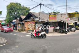 Hunian Elit LB 400m2 Siap Pakai Desain Elegan di Petukangan, Jakarta Selatan Hunian Elit LB 400m2 Siap Pakai Desain Elegan di Petukangan, Jakarta Selatan